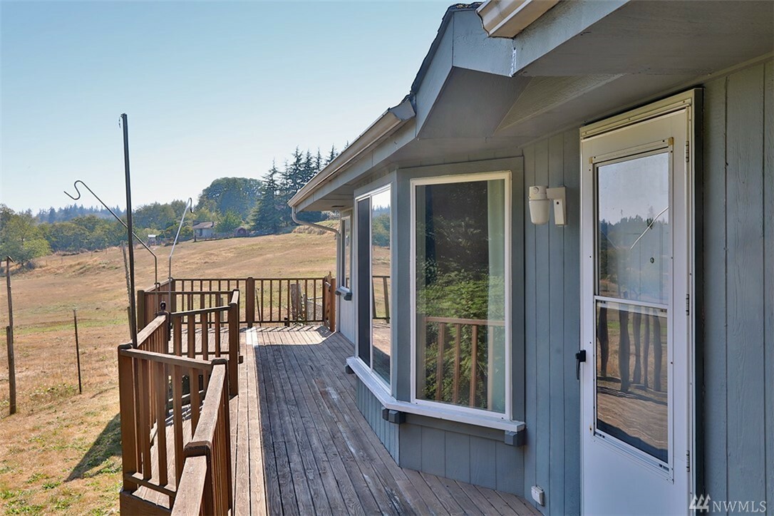 Property Photo:  4726 Deer Lake Rd  WA 98236 