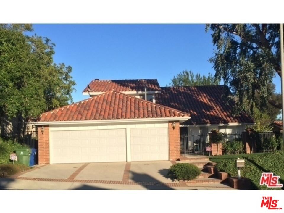 Property Photo: 3026 Nicada Dr CA 90077