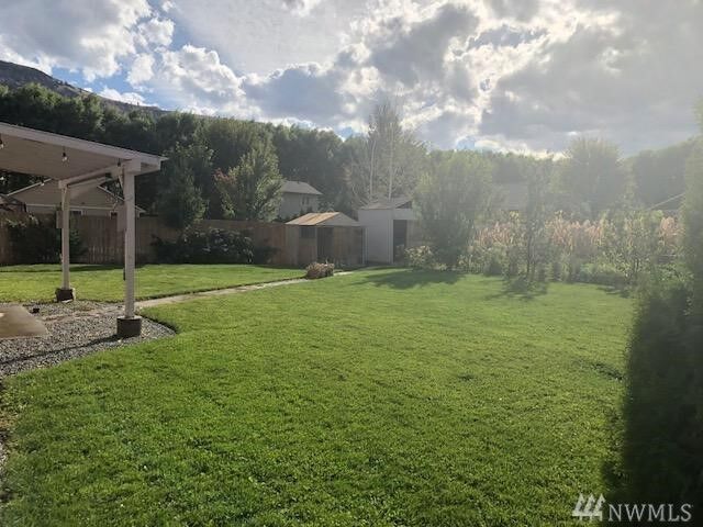 Property Photo: 206 Saratoga Lane WA 98828