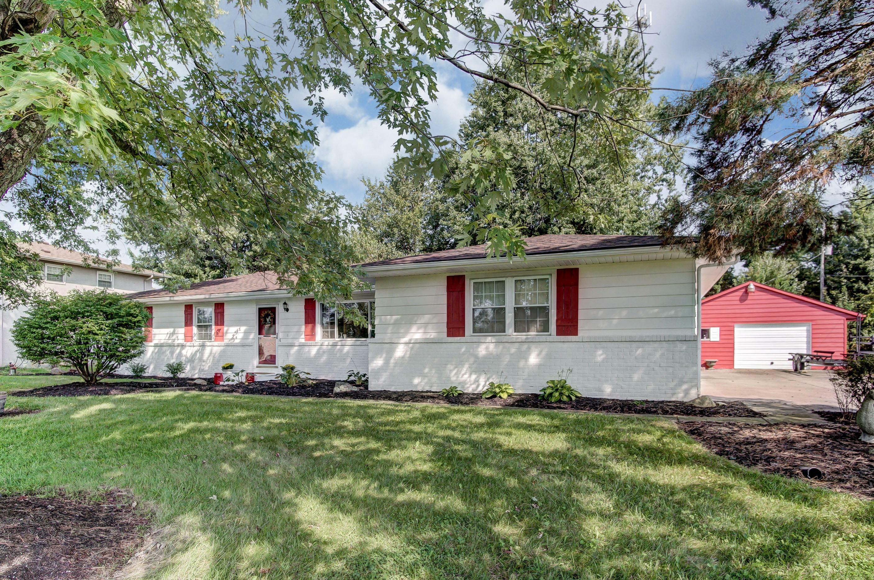 Property Photo:  301 Glenn Drive SW  OH 43062 