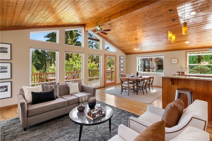 Property Photo:  4504 165th Ave NE  WA 98052 