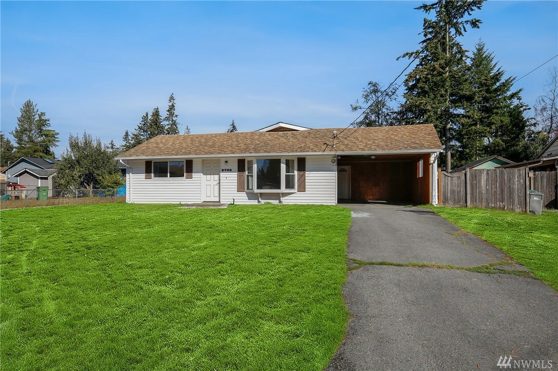Property Photo: 5705 225th St SW WA 98043