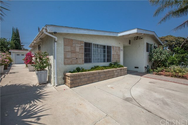 Property Photo:  8759 Cantaloupe Avenue  CA 91402 