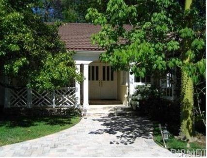 Property Photo: 5062 Calvin Avenue CA 91356