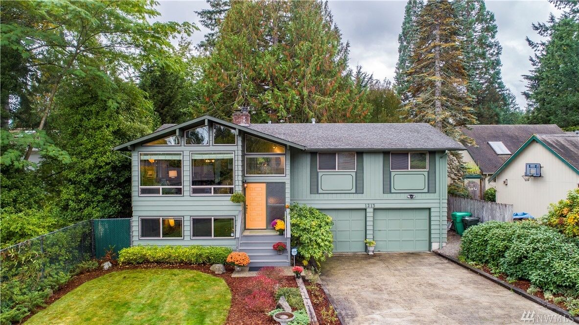 Property Photo:  1213 11th Ct SW  WA 98502 