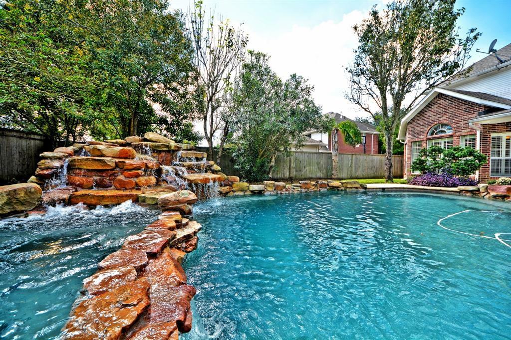 Property Photo: 37 Fosters Green Drive TX 77479
