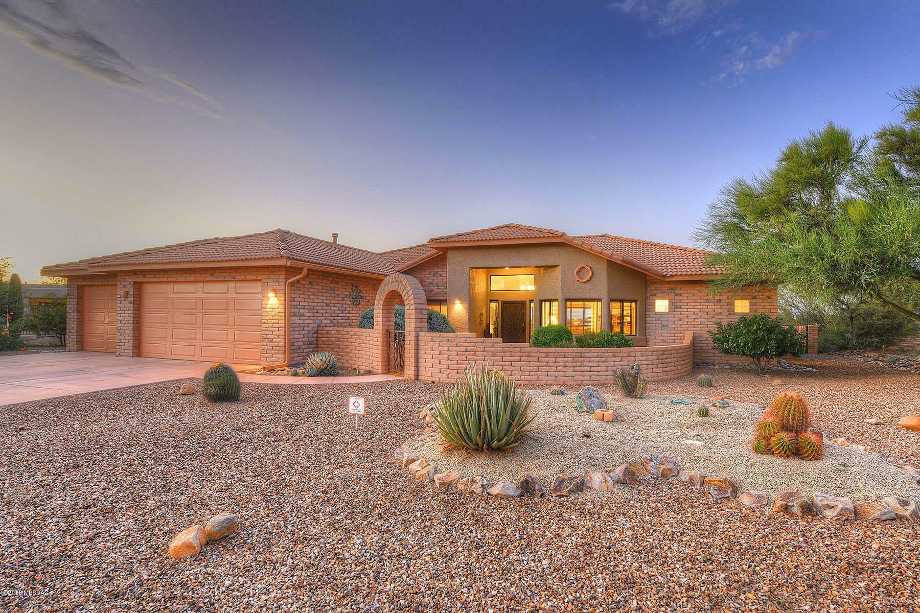 Property Photo:  877 E Sylvester Spring Place  AZ 85614 