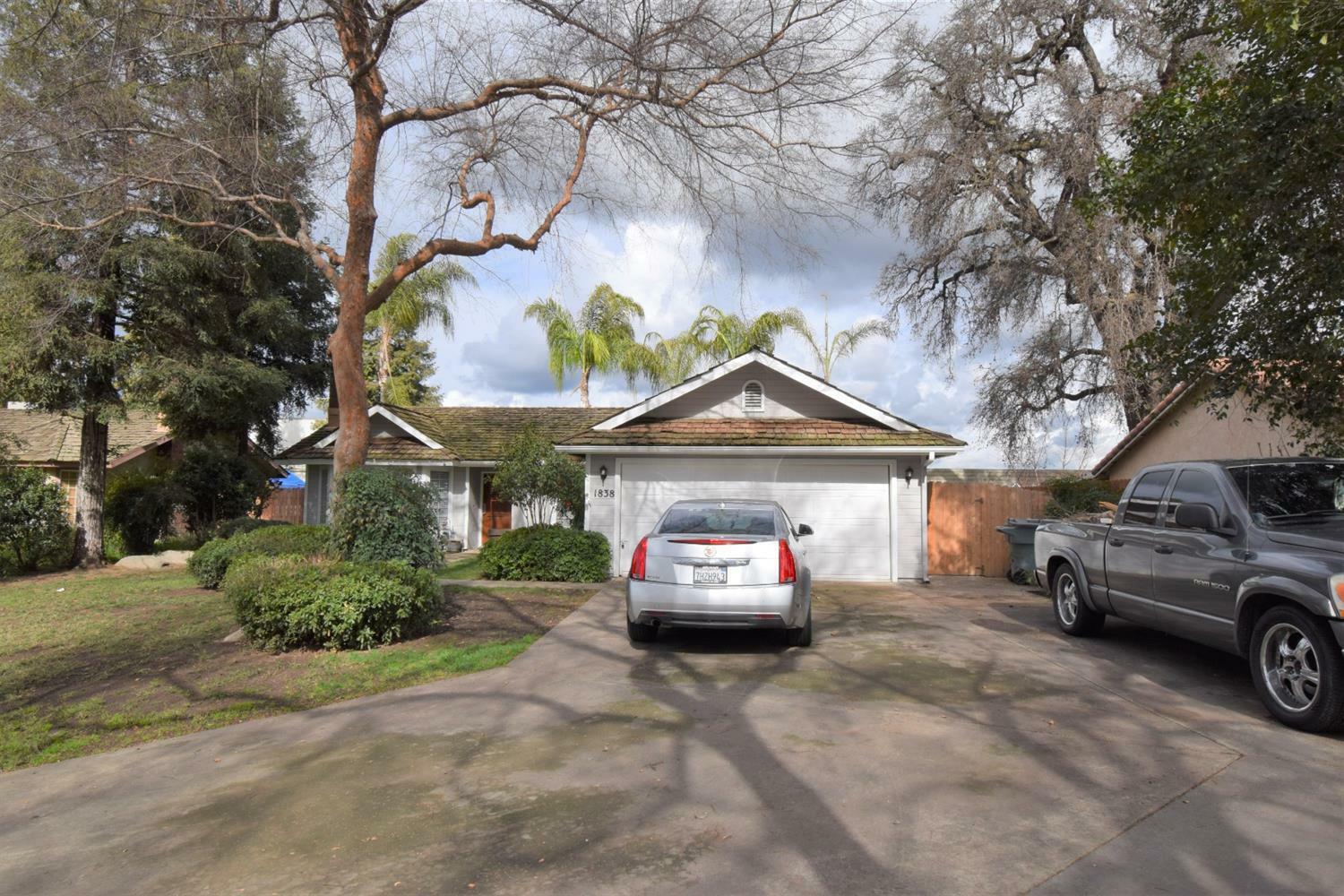 Property Photo:  1838 E College Court  CA 93292 