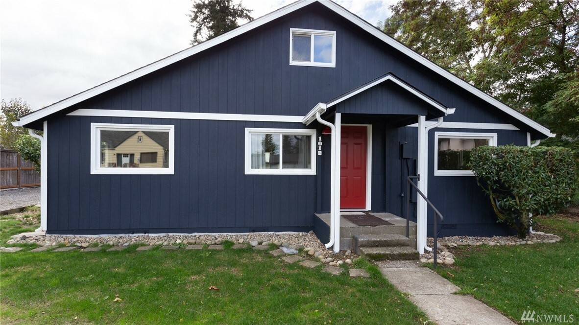 Property Photo: 1012 113th St S WA 98444