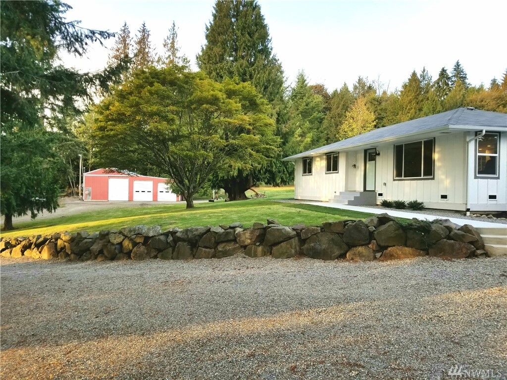 Property Photo: 17911 Butler Rd WA 98290