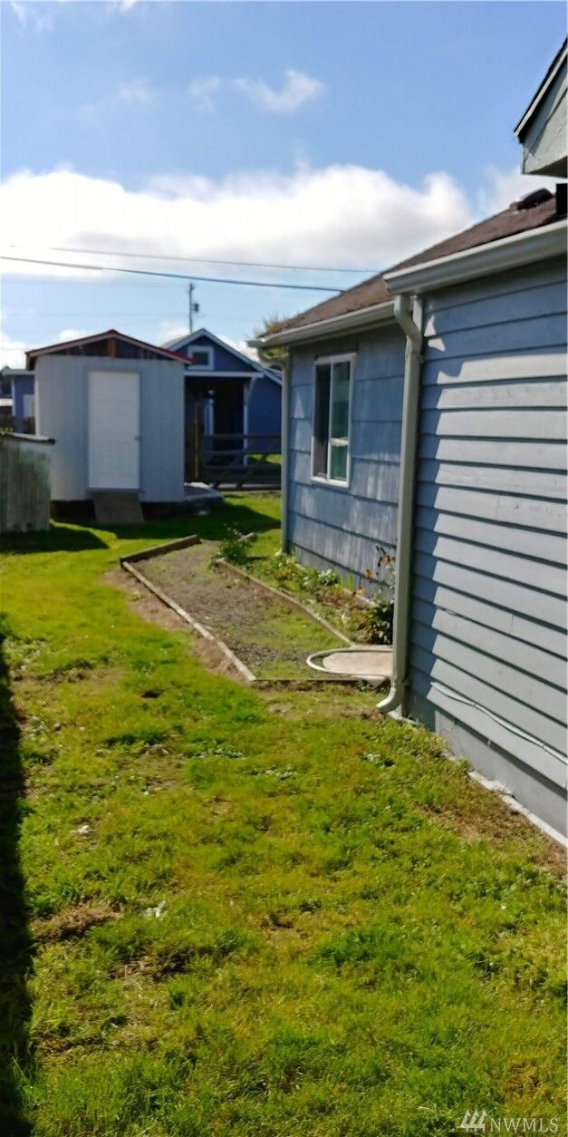 Property Photo: 1907 Aberdeen Ave WA 98520