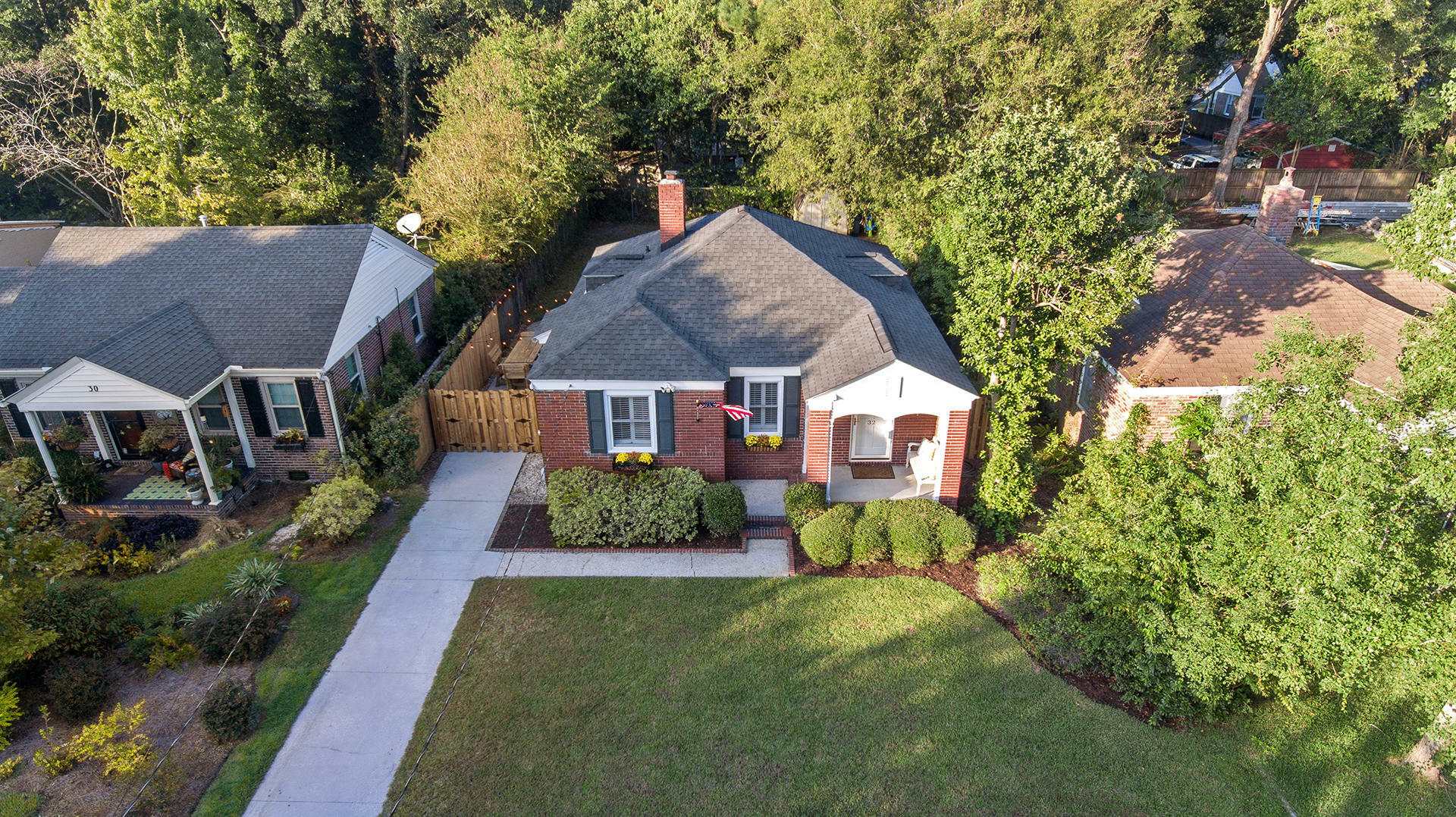 Property Photo: 32 Yeadon Avenue SC 29407