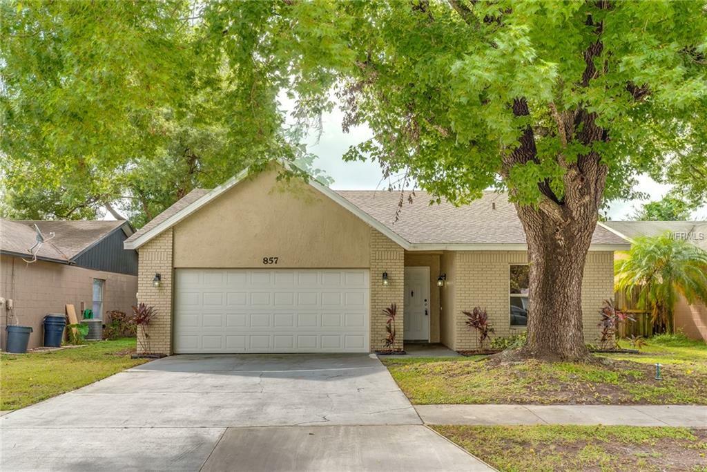 Property Photo: 857 Oak Manor Circle FL 32825