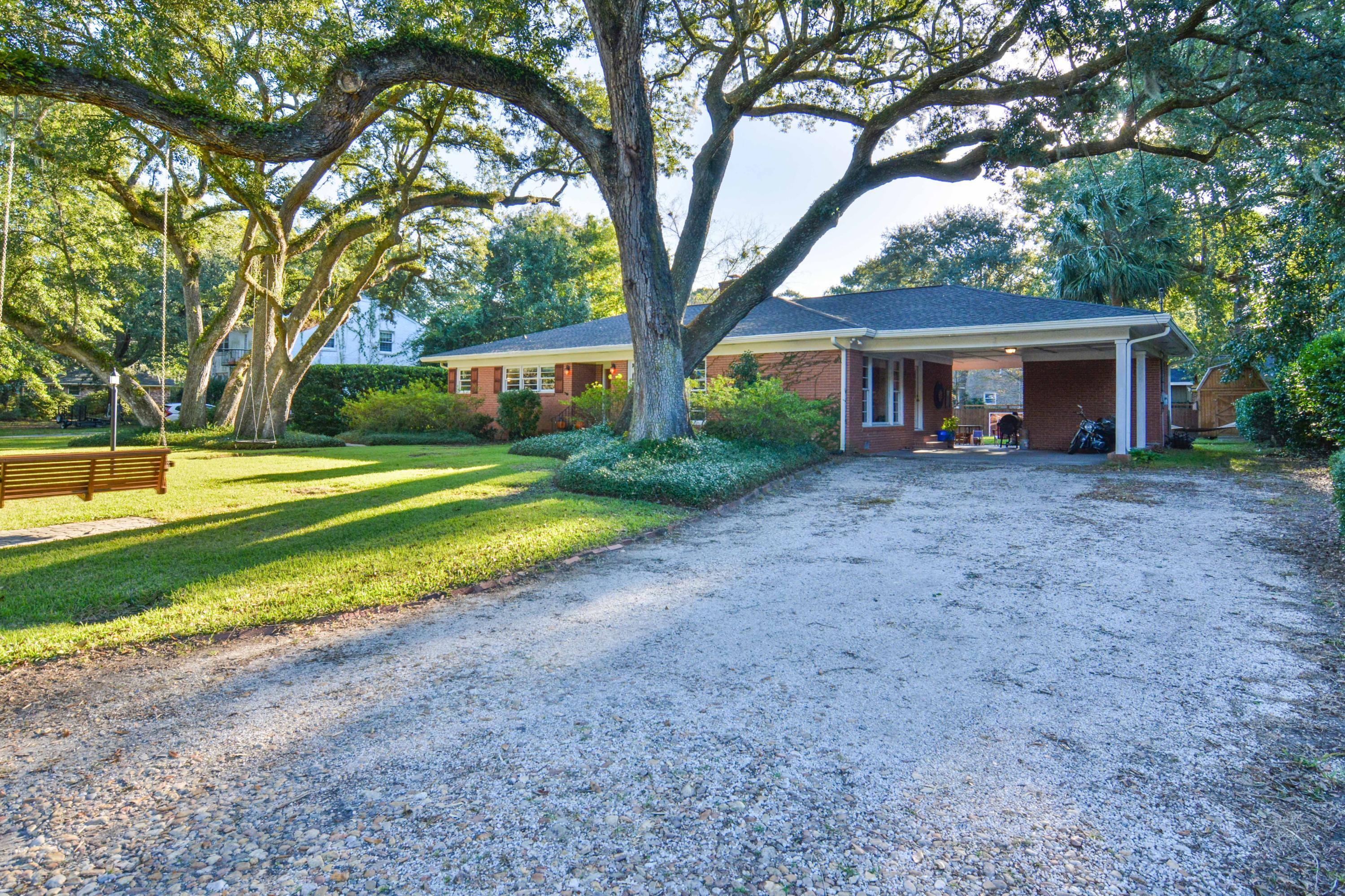 Property Photo: 1590 Carterett Avenue SC 29407