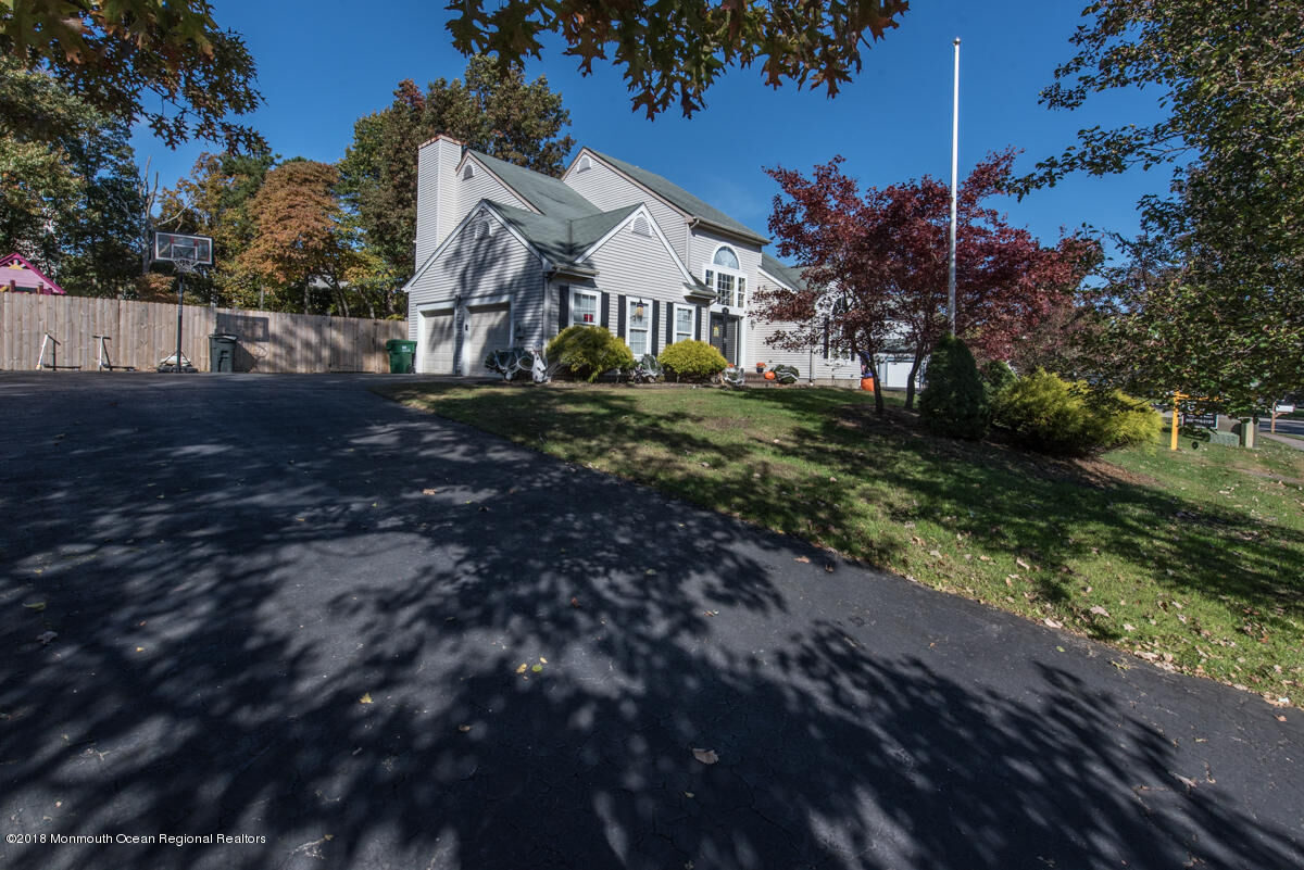 Property Photo:  18 Mistaire Place  NJ 07731 