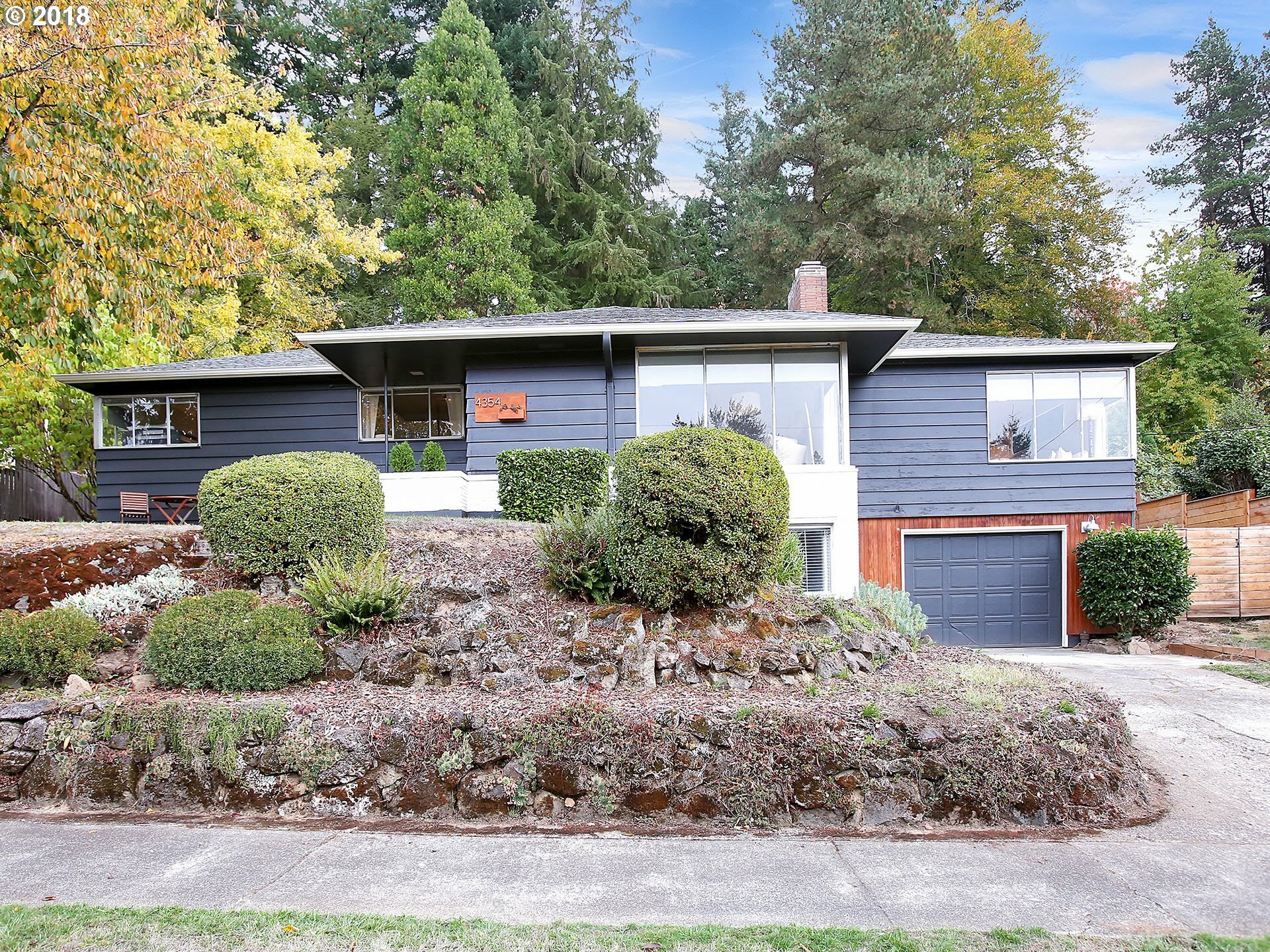 Property Photo: 4354 SW 34th Ave OR 97239