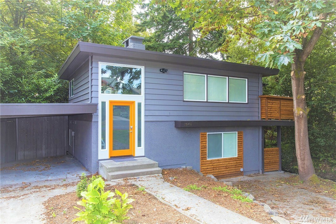 Property Photo:  1045 NE 115th St  WA 98125 