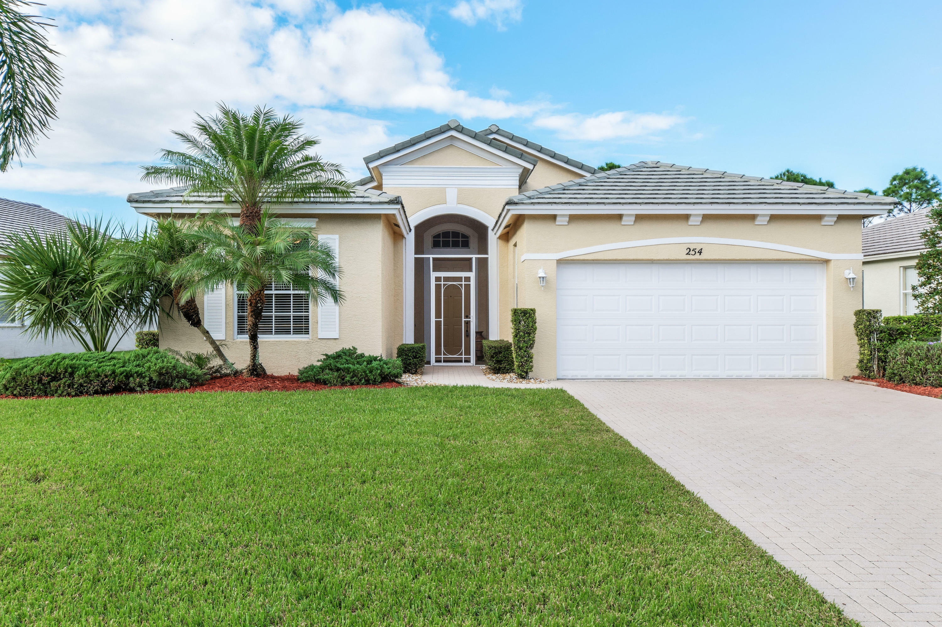 Property Photo:  254 SW Lake Forest Way  FL 34986 