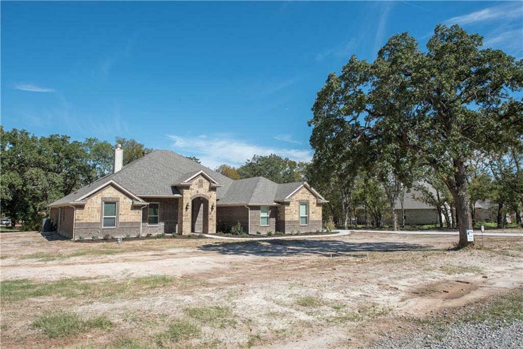 Property Photo:  1300 Craft Farms Circle  TX 76020 