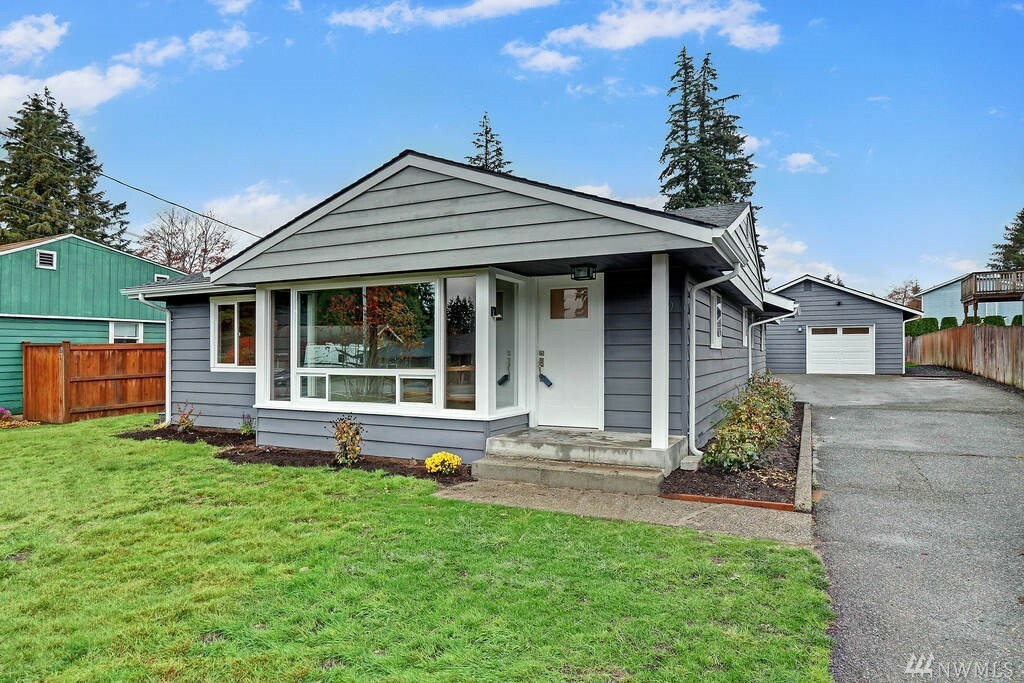 Property Photo:  5809 East Dr  WA 98203 