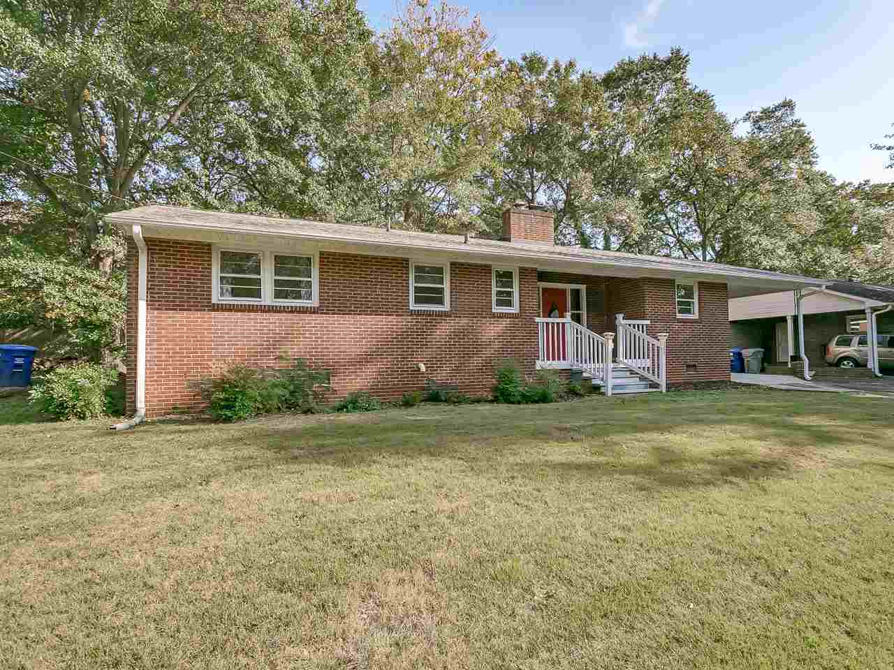 Property Photo:  111 Applewood Ln  SC 29307 