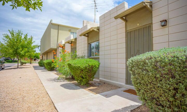 Property Photo:  1043 E Maryland Avenue 4  AZ 85014 
