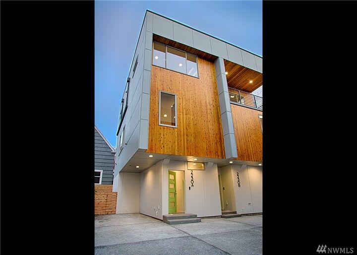 2230 A 10th Ave E  Seattle WA 98102 photo