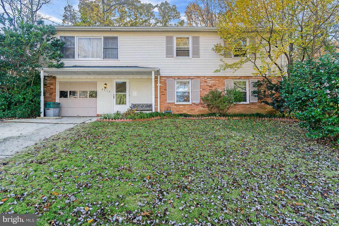 Property Photo: 6713 Greenview Lane VA 22152