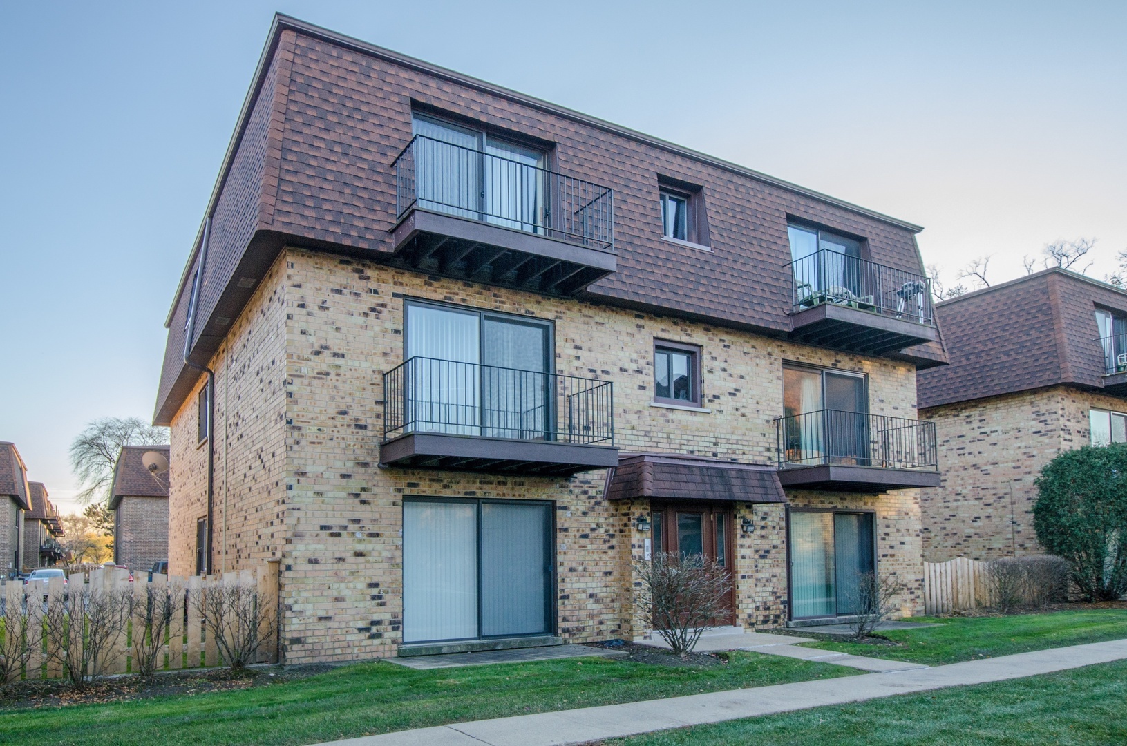 Property Photo: 9702 Bianco Terrace 3E IL 60016