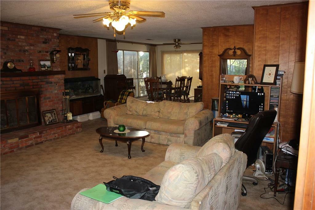 Property Photo: 101 W 1st Street TX 76208