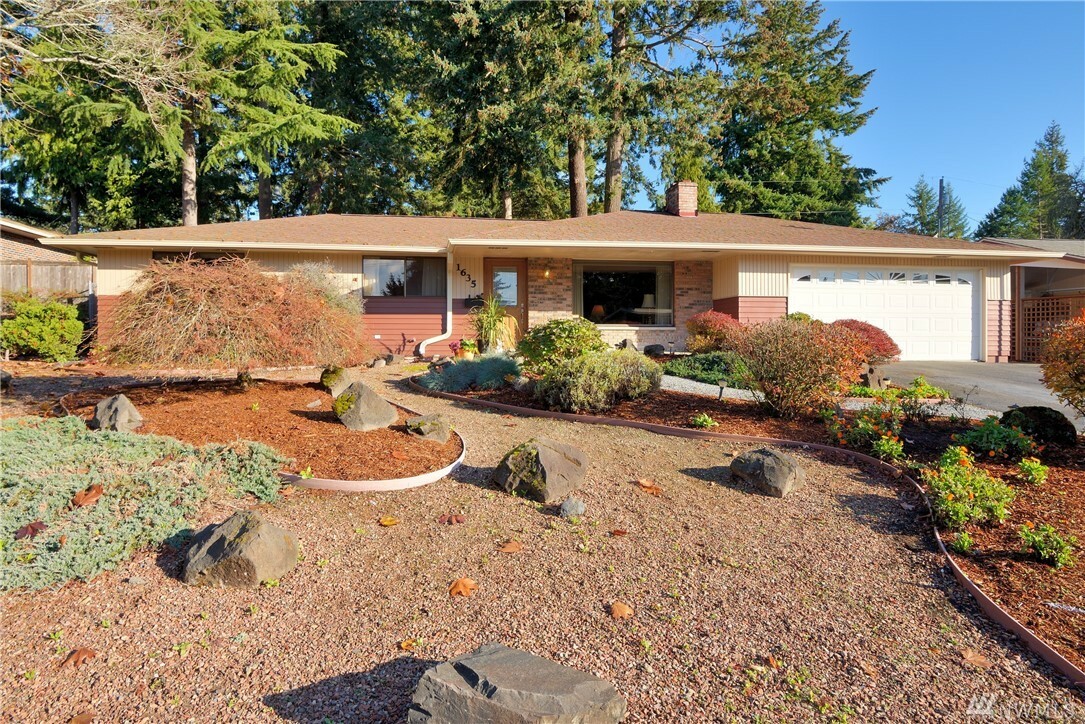 Property Photo:  1635 S Woodlawn St  WA 98465 