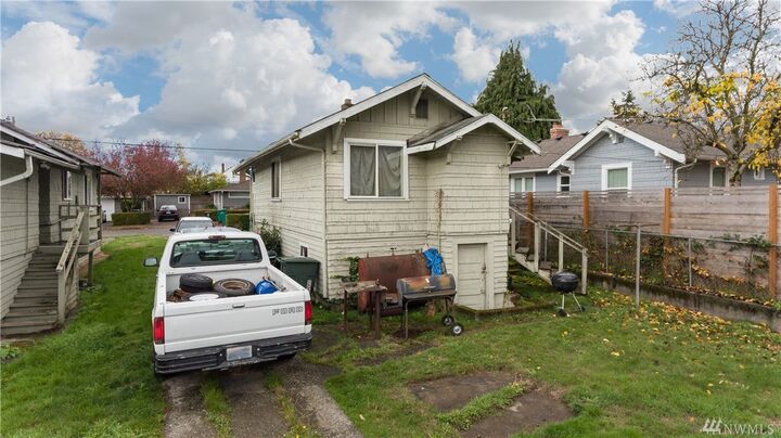 Property Photo:  6204 44th Ave S  WA 98118 