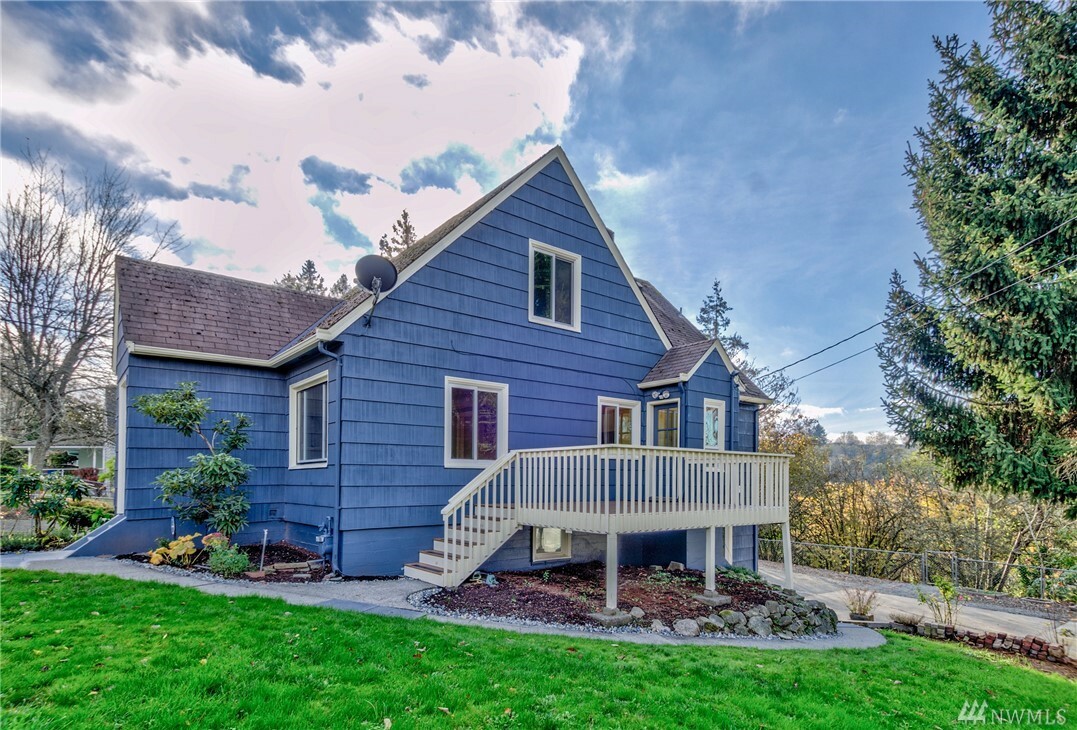 Property Photo:  6053 21st Ave SW  WA 98106 