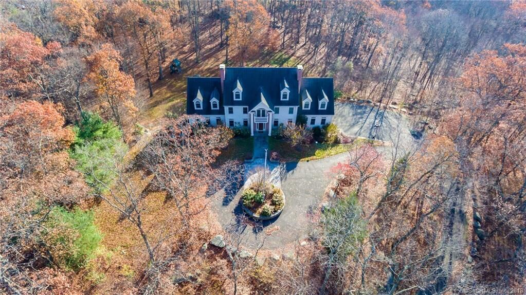 Property Photo:  65 Fieldstone Drive  CT 06612 