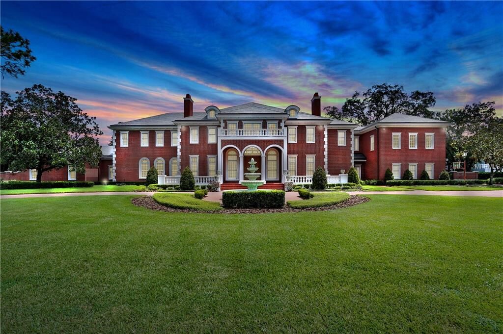 Property Photo: 16314 Millan De Avila FL 33613