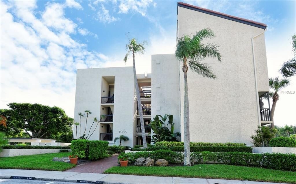 Property Photo: 1935 Gulf Of Mexico Drive G7-401 FL 34228