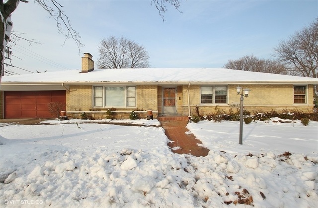 Property Photo:  6902 North Karlov Avenue  IL 60712 