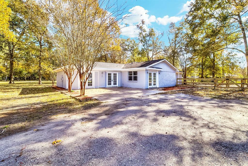 Property Photo: 49 Woodbranch Drive TX 77357