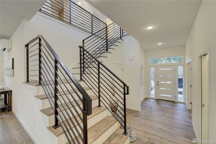 Property Photo: 8547 Ashworth Ave N WA 98103