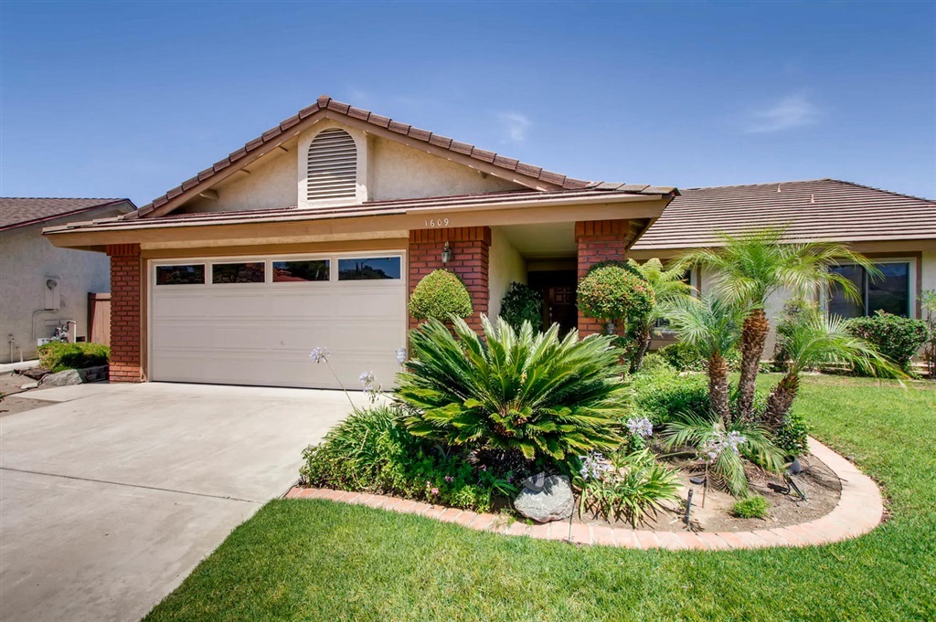 Property Photo:  1609 Mirage Ct  CA 92019 