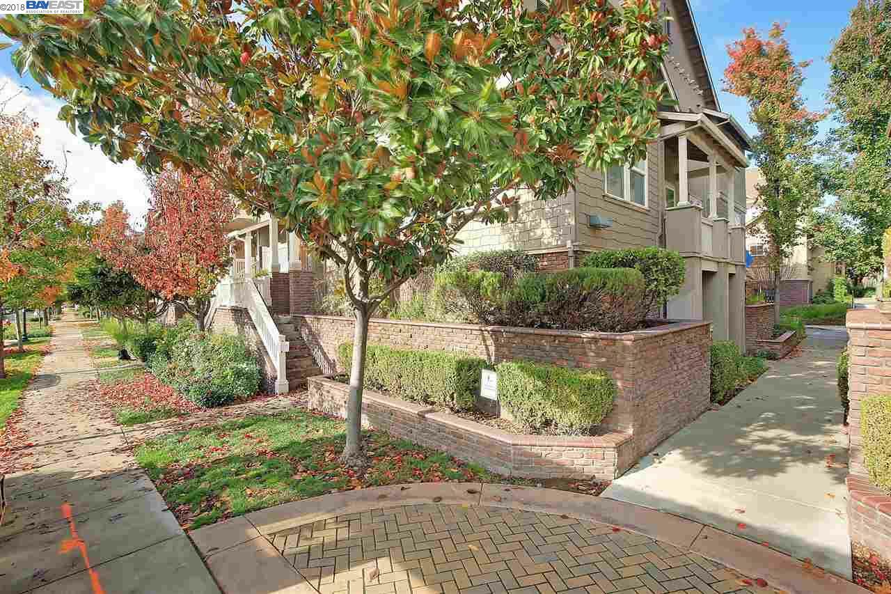 Property Photo:  1926 Railroad Ave., #122  CA 94550-2135 