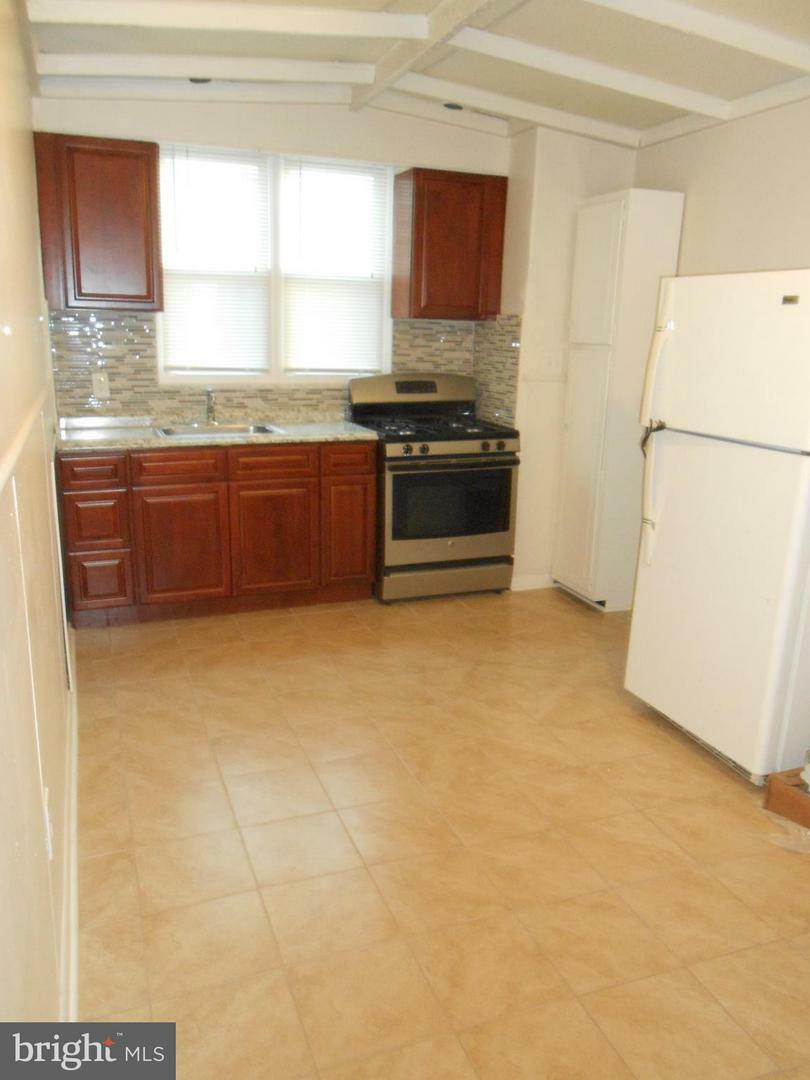 Property Photo:  2413 S 4th Street 2  PA 19148 