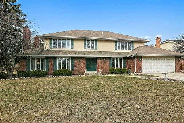 Property Photo:  725 East 3rd Street  IL 60521 