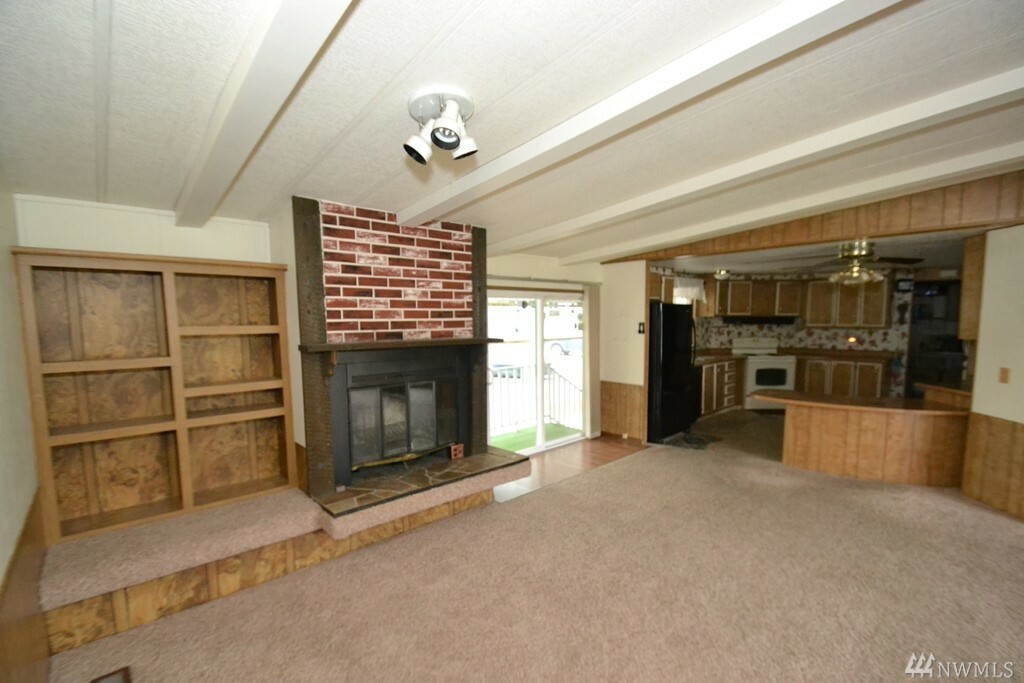 Property Photo:  5900 64th St NE 31  WA 98270 