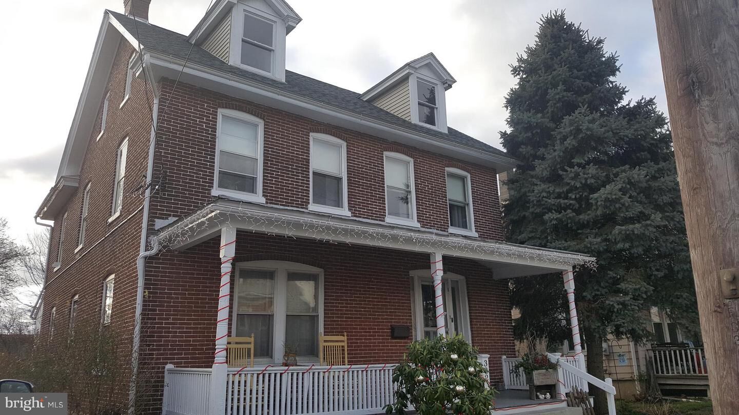 Property Photo: 322 E Jackson Street PA 17557