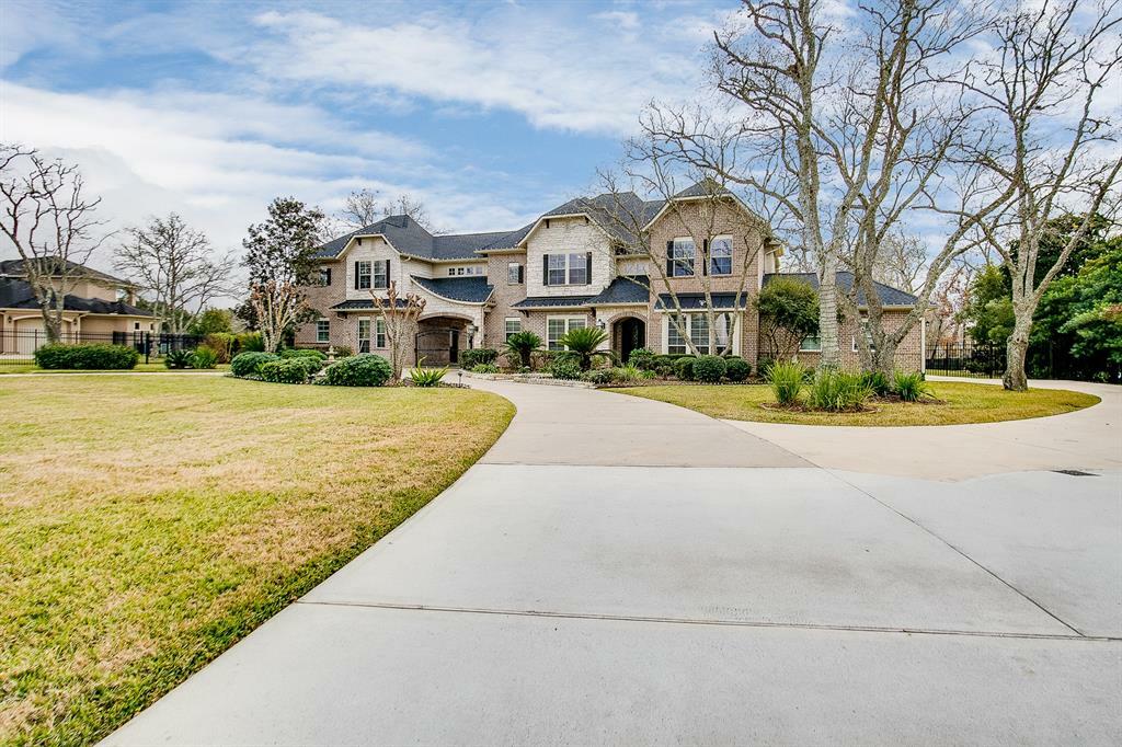 Property Photo: 58 Old Woods Passage TX 77459