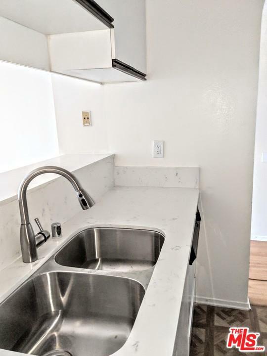 Property Photo:  1616 N Serrano Ave 104  CA 90027 