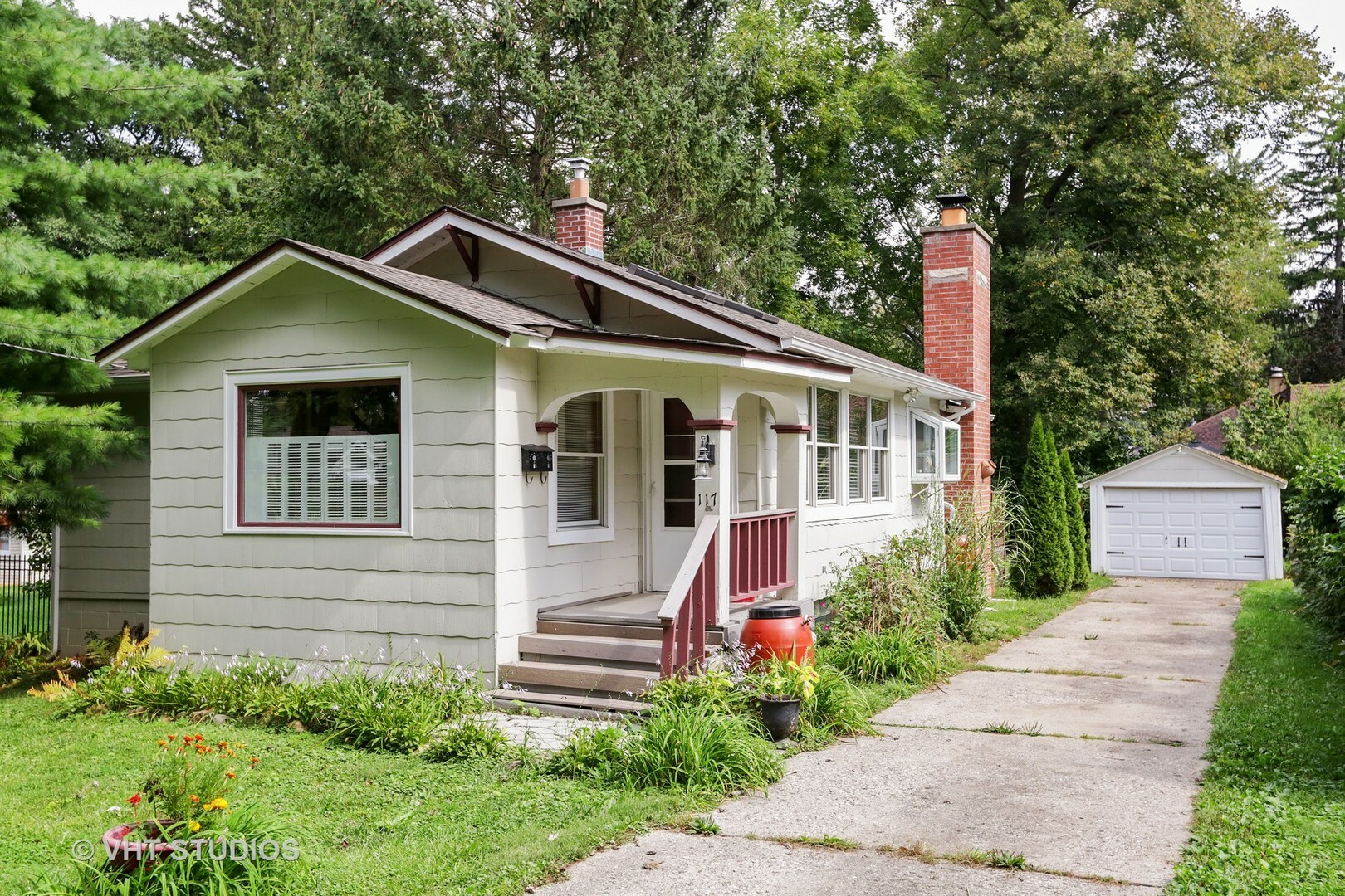 Property Photo: 117 Grove Avenue IL 60021