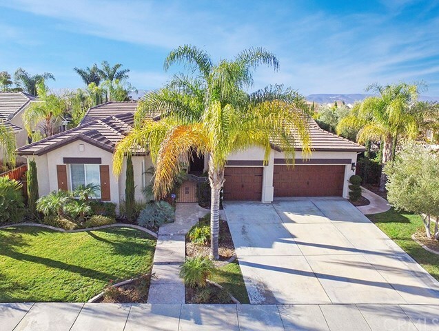 Property Photo: 26697 Kingwood Road CA 92563
