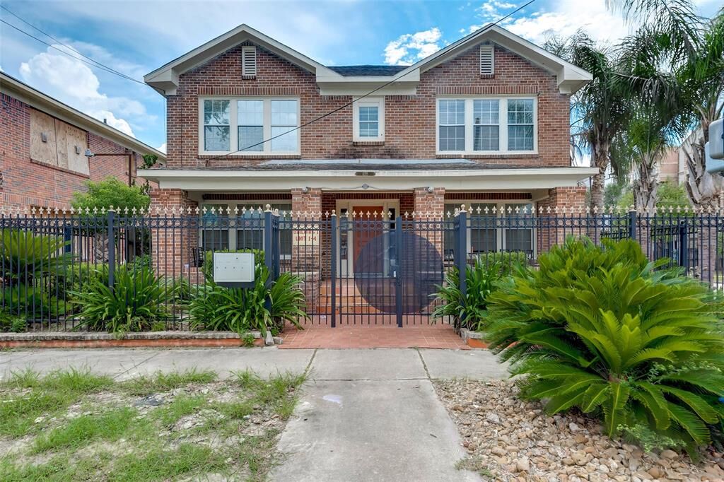 Property Photo:  4315 La Branch Street 4  TX 77004 